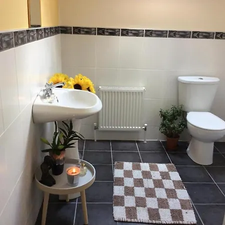 Kilronan 4 Bed House On Castle Grounds *