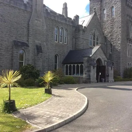 Kilronan 4 Bed House On Castle Grounds