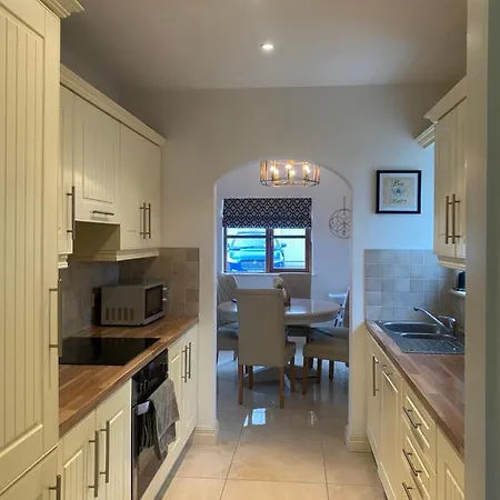 Kilronan 4 Bed House On Castle Grounds * Ballyfarnon