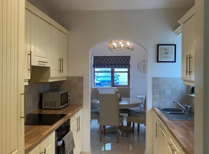 Kilronan 4 Bed House On Castle Grounds * Ballyfarnon